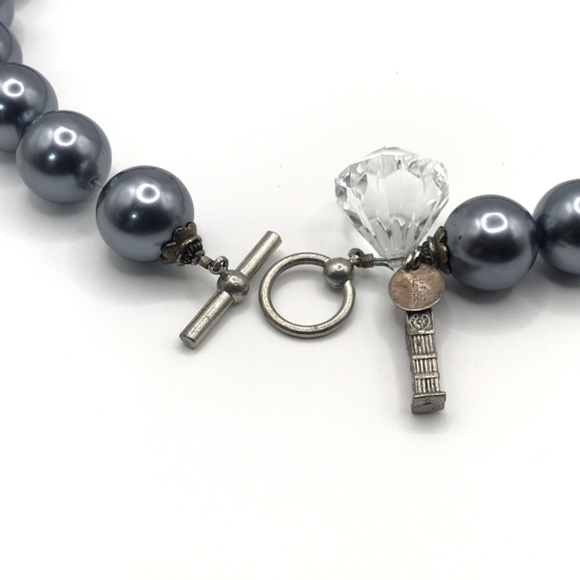 MY FLAT IN LONDON Faux Gray South Sea Pearl Necklace Chunky 15mm Toggle - Picture 4 of 10